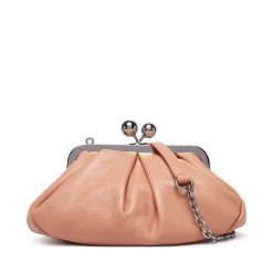 Torebka Weekend Max Mara. Czerwone torebki wieczorowe damskie Weekend Max Mara, bez wzorów, bez dodatków. Za 1,309.00 zł.