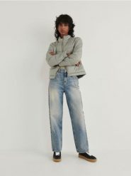 Krótka pikowana kurtka - jasnozielony. Zielone kurtki damskie Reserved, l, bez wzorów, z tkaniny, bez kaptura. W wyprzedaży za 69.99 zł.