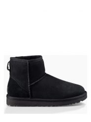 UGG Botki zimowe "Classic Mini II" w kolorze czarnym z wełny jagnięcej rozmiar: 36. Czarne botki damskie Ugg, na zimę, z futra, z okrągłym noskiem, bez obcasa, bez zapięcia. Za 390.92 zł.
