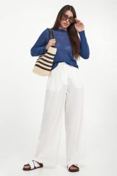 Sweter damski lniany Atzeco WEEKEND MAX MARA. Swetry klasyczne damskie Weekend Max Mara, s, ze lnu, bez kołnierzyka. Za 999.00 zł.