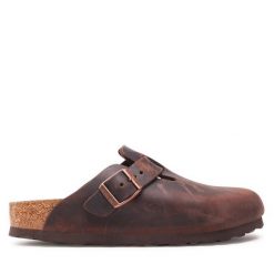 Klapki Birkenstock. Brązowe klapki damskie Birkenstock, bez wzorów, bez obcasa, bez zapięcia. Za 529.99 zł.