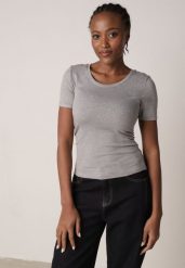 Szary Prążkowany T-shirt Ozdobiony po Bokach Marszczeniem Nedisa. Szare t-shirty damskie Born2be, m, bez wzorów, z jeansu, bez kołnierzyka. Za 49.99 zł.