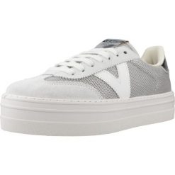 Buty VICTORIA BARCELONA CICLISTA Szary. Szare obuwie trekkingowe damskie Victoria, ze skóry, bez zapięcia. Za 297.99 zł.