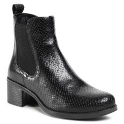 Botki Lasocki. Czarne botki damskie Lasocki, bez obcasa, na słupku, bez zapięcia. Za 111.99 zł.