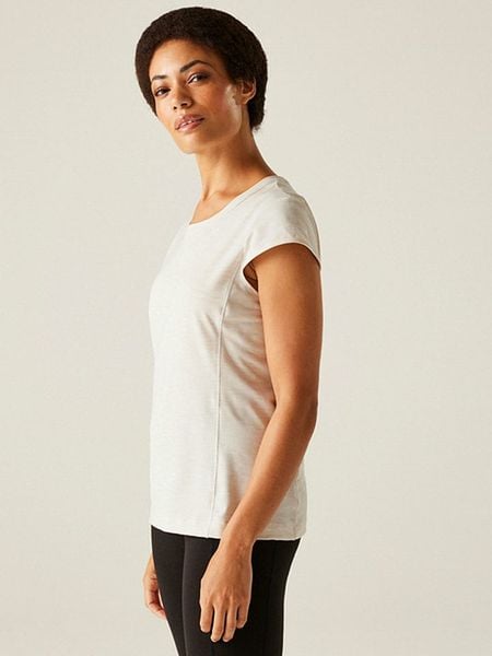 Regatta Koszulka funkcyjna "Hyperdimension II" w kolorze kremowym rozmiar: 42. Brązowe koszulki damskie Regatta, bez wzorów, z materiału, bez kołnierzyka, bez ramiączek. Za 35.02 zł.