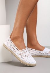 Białe Espadryle z Ażurową Cholewką i Plecioną Podeszwą Gratifyinglys. Białe espadryle damskie Renee, z aplikacjami, bez obcasa, na płaskiej podeszwie. Za 39.99 zł.