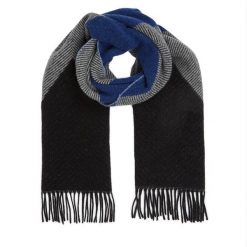 Szalik Tommy Hilfiger. Czarne szaliki damskie Tommy Hilfiger, bez wzorów. Za 519.99 zł.