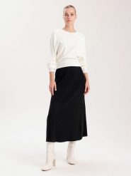 BGN Sweter w kolorze kremowym rozmiar: 40. Brązowe swetry klasyczne damskie BGN, z wełny, bez kołnierzyka. Za 87.81 zł.