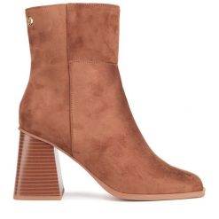 Botki Nine West. Brązowe botki damskie Nine West, bez obcasa, na słupku, bez zapięcia. Za 279.99 zł.