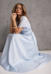 Jasnoniebieska Wiskozowa Sukienka na Lato z Taliowaniem Ozdobiona Koronkowymi Wstawkami Amahessa. Niebieskie sukienki damskie Renee, bez wzorów, z koronki, eleganckie, bez ramiączek. Za 169.99 zł.