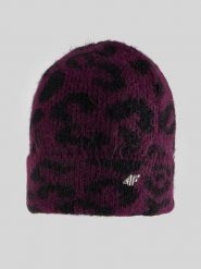 4F Czapka zimowa damska - burgundowa Uniwersalny. Czerwone czapki damskie 4F, na zimę, bez wzorów, z dzianiny. Za 59.99 zł.