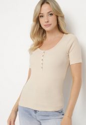 Beżowy Prążkowany T-shirt z Bawełny Ozdobiony Guzikami Tasavia. Brązowe t-shirty damskie Born2be, m, z aplikacjami, z bawełny, bez kołnierzyka. Za 49.99 zł.