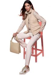 Heine Spodnie w kolorze kremowym rozmiar: 48. Brązowe spodnie materiałowe damskie Heine, bez wzorów, z materiału. Za 104.14 zł.