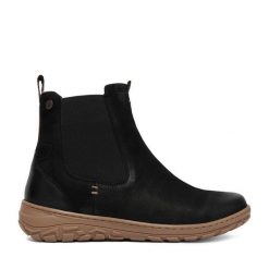 Botki Go Soft. Czarne botki damskie GO SOFT, bez obcasa, na płaskiej podeszwie, bez zapięcia. Za 249.99 zł.