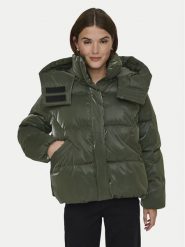 ONLY Kurtka zimowa Bergen 15351969 Zielony Oversize. Zielone kurtki damskie Only, na zimę, m, bez wzorów, z syntetyku, bez kaptura. Za 349.99 zł.