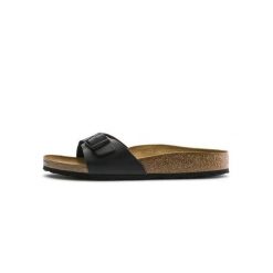 Klapki damskie Birkenstock Madrid BS. Brązowe klapki damskie Birkenstock, bez wzorów, z materiału, bez obcasa, bez zapięcia. Za 338.36 zł.
