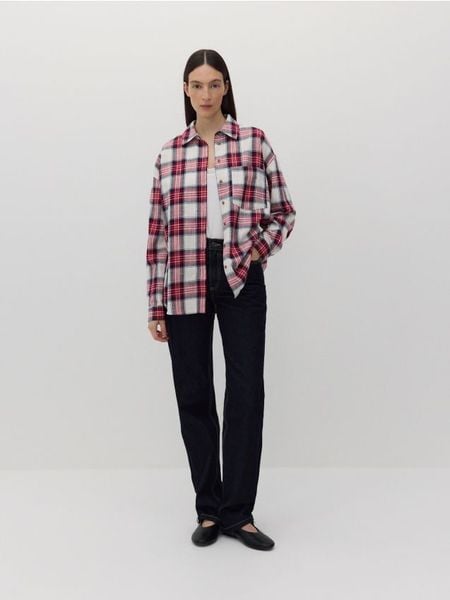 Bawełniana koszula w kratę - czerwony. Czerwone koszule damskie Reserved, l, bez wzorów, z bawełny, bez kołnierzyka, bez ramiączek. W wyprzedaży za 69.99 zł.