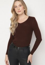Brązowy Dopasowany Sweter z Prążkowanej Dzianiny z Bawełną z Dekoltem w Serek Tesma. Brązowe swetry klasyczne damskie Born2be, uniwersalny, z bawełny, bez kołnierzyka. Za 49.99 zł.