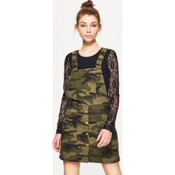 Sukienka ogrodniczka - Khaki. Sukienki dziewczęce marki FOUGANZA. W wyprzedaży za 29.99 zł.