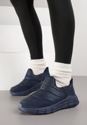 Granatowe Pikowane Sneakersy Śniegowce na Grubej Tłoczonej Platformie Verta. Niebieskie obuwie sportowe damskie Born2be, z jeansu, bez zapięcia. Za 59.99 zł.