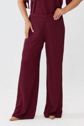 Eleganckie bordowe spodnie Rosa z poszerzoną nogawką PLUS SIZE XXL OVERSIZE JESIEŃ. Czerwone spódnice damskie Moda Size Plus Iwanek, na co dzień, na jesień, plus size, bez wzorów, z elastanu, eleganckie, mini. Za 249.90 zł.