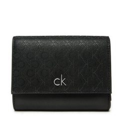Portfel Calvin Klein. Czarne portfele damskie Calvin Klein, bez wzorów. Za 189.99 zł.