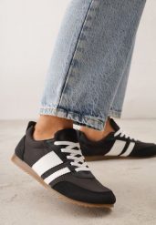 Czarne Sneakersy w Stylu Klasycznych Tenisówek z Marszczeniem z Tyłu Aiglise. Czarne obuwie sportowe damskie Renee, z jeansu, bez zapięcia, tenisowe. Za 109.99 zł.