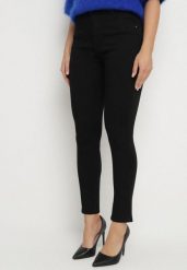 Czarne Spodnie o Kroju Skinny z Regularnym Stanem Mendria. Czarne rurki damskie Born2be, bez wzorów, z jeansu. Za 89.99 zł.