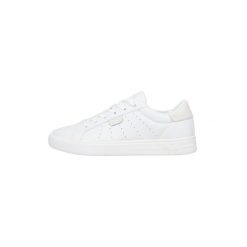 Buty do chodzenia damskie Fila Lusso White. Białe obuwie sportowe damskie Fila, z materiału, bez zapięcia, trekkingowe. Za 405.00 zł.