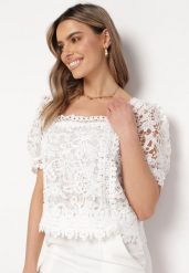 Biała Bluzka Amarhomene. Białe bluzki damskie Born2be, s, w ażurowe wzory, z koronki, eleganckie, bez kołnierzyka, bez ramiączek. Za 29.99 zł.