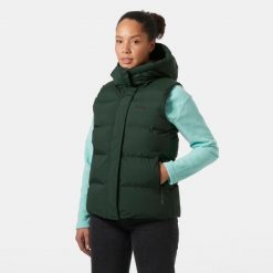 Damska kurtka bez rękawów z kapturem Helly Hansen Adore. Czarne kurtki damskie Helly Hansen, bez wzorów, z puchu, z kapturem. W wyprzedaży za 818.50 zł.