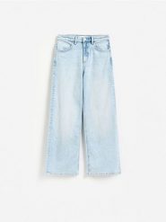 Jeansy regular comfort - niebieski. Niebieskie jeansy damskie Reserved. Za 139.99 zł.