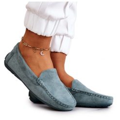 Torebka Guess. Szare listonoszki damskie Guess, z aplikacjami, bez dodatków. Za 469.99 zł.