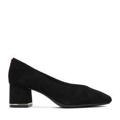 Czółenka Lasocki. Czarne czółenka damskie Lasocki, bez wzorów, bez obcasa. Za 229.99 zł.