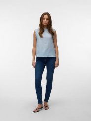 Vero Moda Bluzka w kolorze błękitnym rozmiar: XS. Niebieskie bluzki damskie Vero Moda, xs, bez wzorów, z bawełny, bez kołnierzyka, bez ramiączek. Za 64.45 zł.