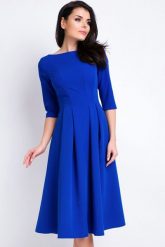 Elegancka sukienka rozkloszowana midi z kontrafałdami niebieska. Niebieskie sukienki damskie Sukienki.shop, bez wzorów, biznesowe, bez ramiączek. Za 309.00 zł.