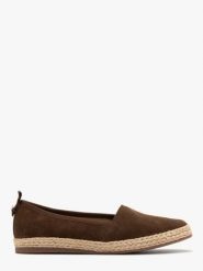 Welurowe brązowe espadryle damskie. Brązowe espadryle damskie Ryłko, bez wzorów, ze skóry, bez obcasa, na płaskiej podeszwie. W wyprzedaży za 299.99 zł.