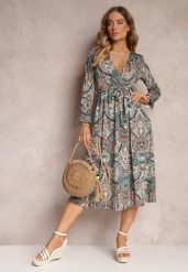 Zielona Sukienka Midi z Wzorem Paisley i Gumką w Talii Alynthe. Zielone sukienki damskie Renee, z aplikacjami, bez ramiączek. W wyprzedaży za 135.99 zł.