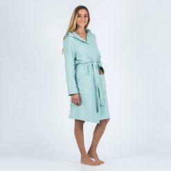 Szlafrok na basen damski Watko Compact z mikrofibry. Niebieskie szlafroki damskie WATKO, bez wzorów, z materiału, z kapturem. Za 89.99 zł.