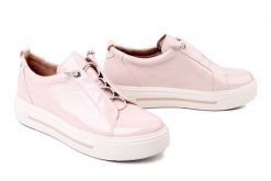 CAPRICE 9-23709-44 141 snow naplak, półbuty damskie. Brązowe półbuty damskie Caprice, bez wzorów, bez obcasa, bez zapięcia. Za 399.90 zł.