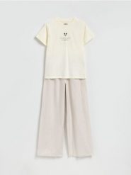 Dwuczęściowa piżama Mickey Mouse - beżowy. Brązowe piżamy damskie Reserved, bez wzorów, z bawełny, bez ramiączek. Za 129.99 zł.