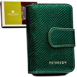 Portfel damski Peterson PTN 425214-DSL zielony. Zielone portfele damskie Peterson, bez wzorów, ze skóry. Za 124.99 zł.