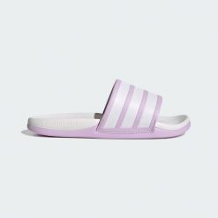 KLAPKI ADILETTE COMFORT 2.0. Białe klapki damskie Adidas, bez wzorów, z syntetyku, bez obcasa, bez zapięcia. Za 199.00 zł.