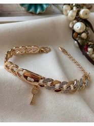 Luseera Pozłacana bransoletka z elementem ozdobnym rozmiar: onesize. Żółte bransoletki damskie Luseera, pozłacane. Za 65.99 zł.