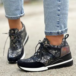 Sneakersy damskie Vinceza 10670 Czarny Mix. Czarne obuwie sportowe damskie VINCEZA, ze skóry, bez zapięcia. Za 129.00 zł.