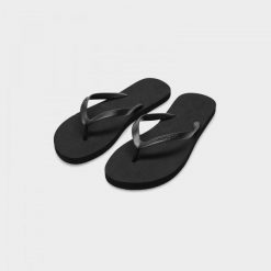 Japonki damskie na plażę Outhorn OTHWSS24FFLIF160. Czarne klapki damskie Outhorn, bez wzorów, z gumy, bez obcasa, bez zapięcia. Za 37.99 zł.