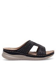 Clara Barson Klapki WYL05010-30 Czarny. Czarne klapki damskie Clara Barson, bez wzorów, z syntetyku, bez obcasa, bez zapięcia. W wyprzedaży za 53.99 zł.