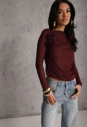 Bordowa Marszczona Bluzka z Siateczki Zdobiona Aplikacją w Kształcie Róży Olirisa. Czerwone bluzki damskie Renee, m, z aplikacjami, z bawełny, bez kołnierzyka, bez ramiączek. Za 79.99 zł.