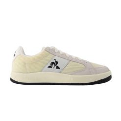 Sneakersy Le Coq Sportif Ashe Team. Białe obuwie sportowe casual damskie le coq sportif, bez zapięcia. W wyprzedaży za 460.00 zł.