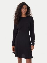 Tommy Jeans Sukienka codzienna DW0DW21916 Czarny Regular Fit. Czarne sukienki damskie Tommy Jeans, bez wzorów, z jeansu, bez ramiączek. Za 409.99 zł.
